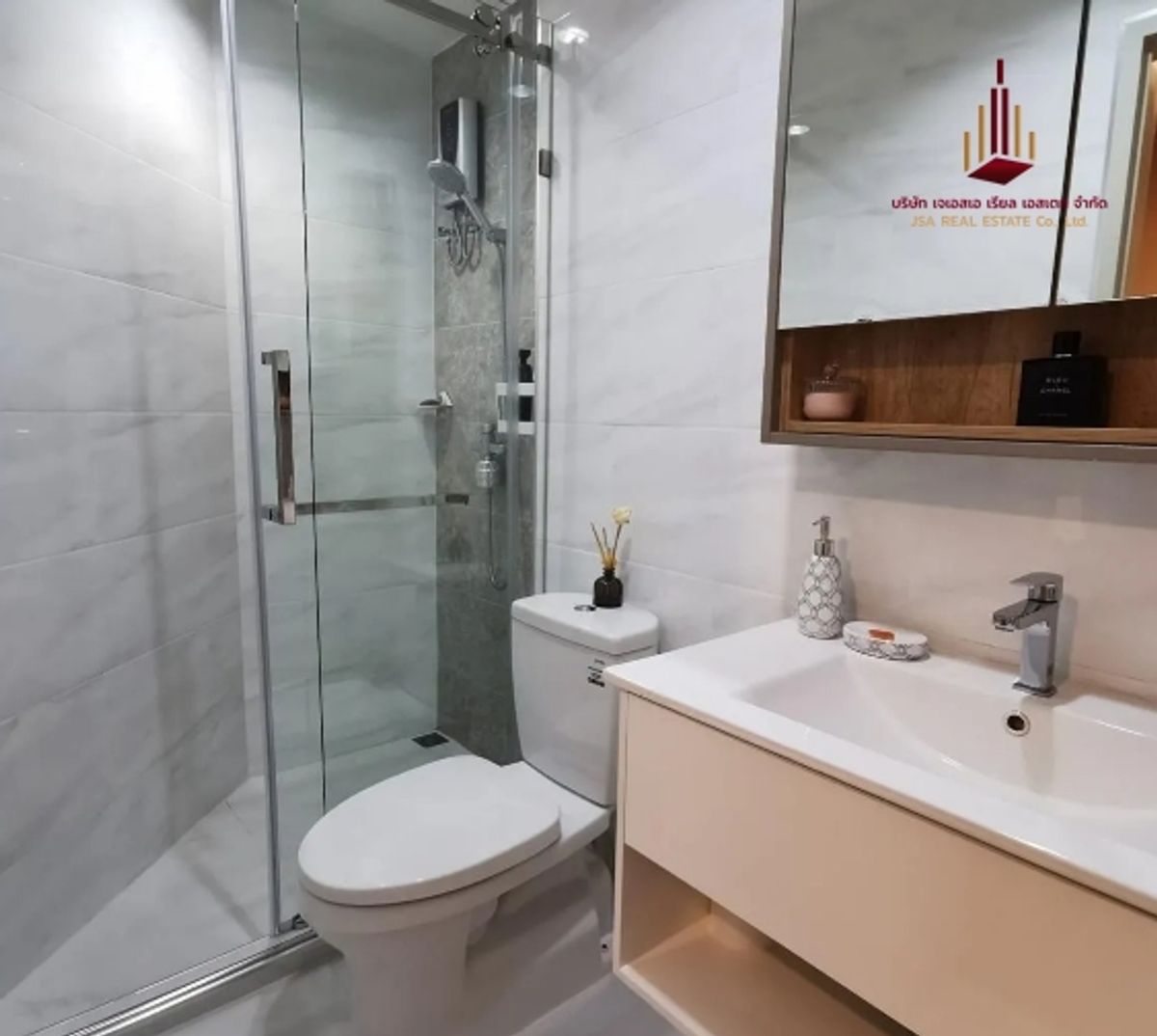 ขายคอนโดสาทร นราธิวาส : ✨ For Sale: Life @ Sathorn 10 Condo ✨ 💰 Only 8,300,000 THB