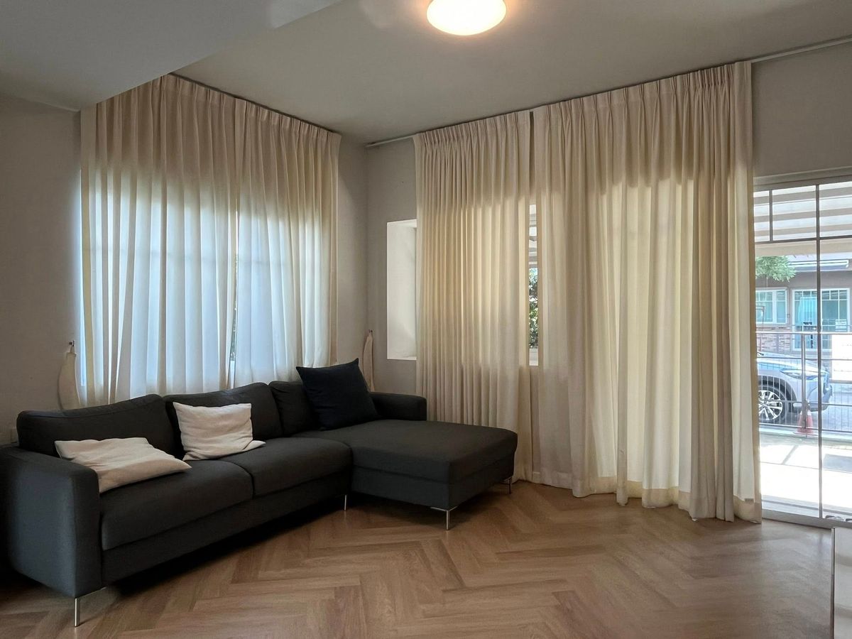 ให้เช่าทาวน์โฮมสมุทรปราการ สำโรง : ให้เช่าทาวน์เฮาส์ Indy 3 บางนา กม.7 หลังมุม  ราคาค่าเช่า 34,000 บาทต่อเดือน