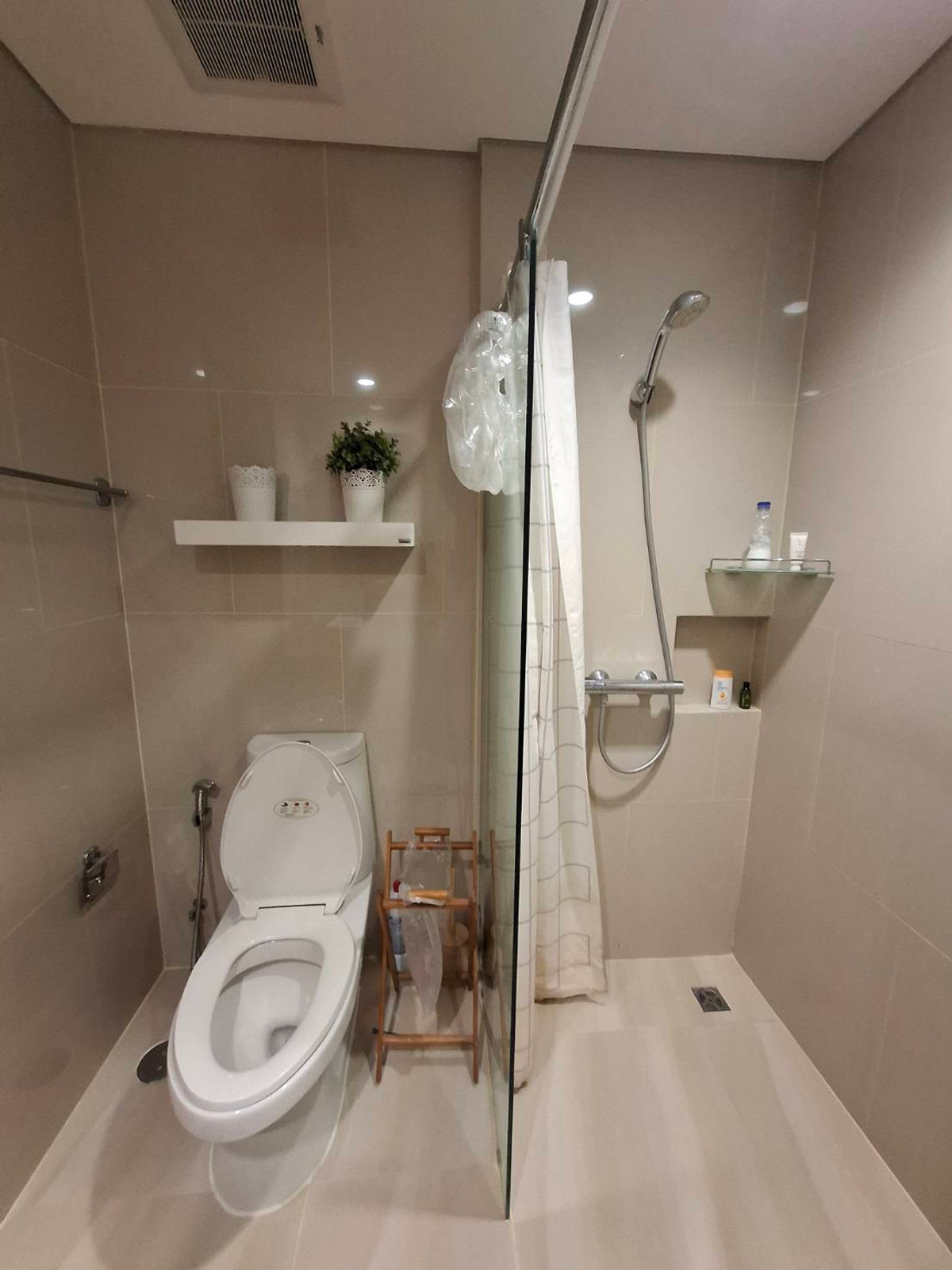 For RentCondoWongwianyai, Charoennakor : OMG2317   Large 1 Bedroom for RENT @ [ Villa Sathorn ]  28-Mar-26