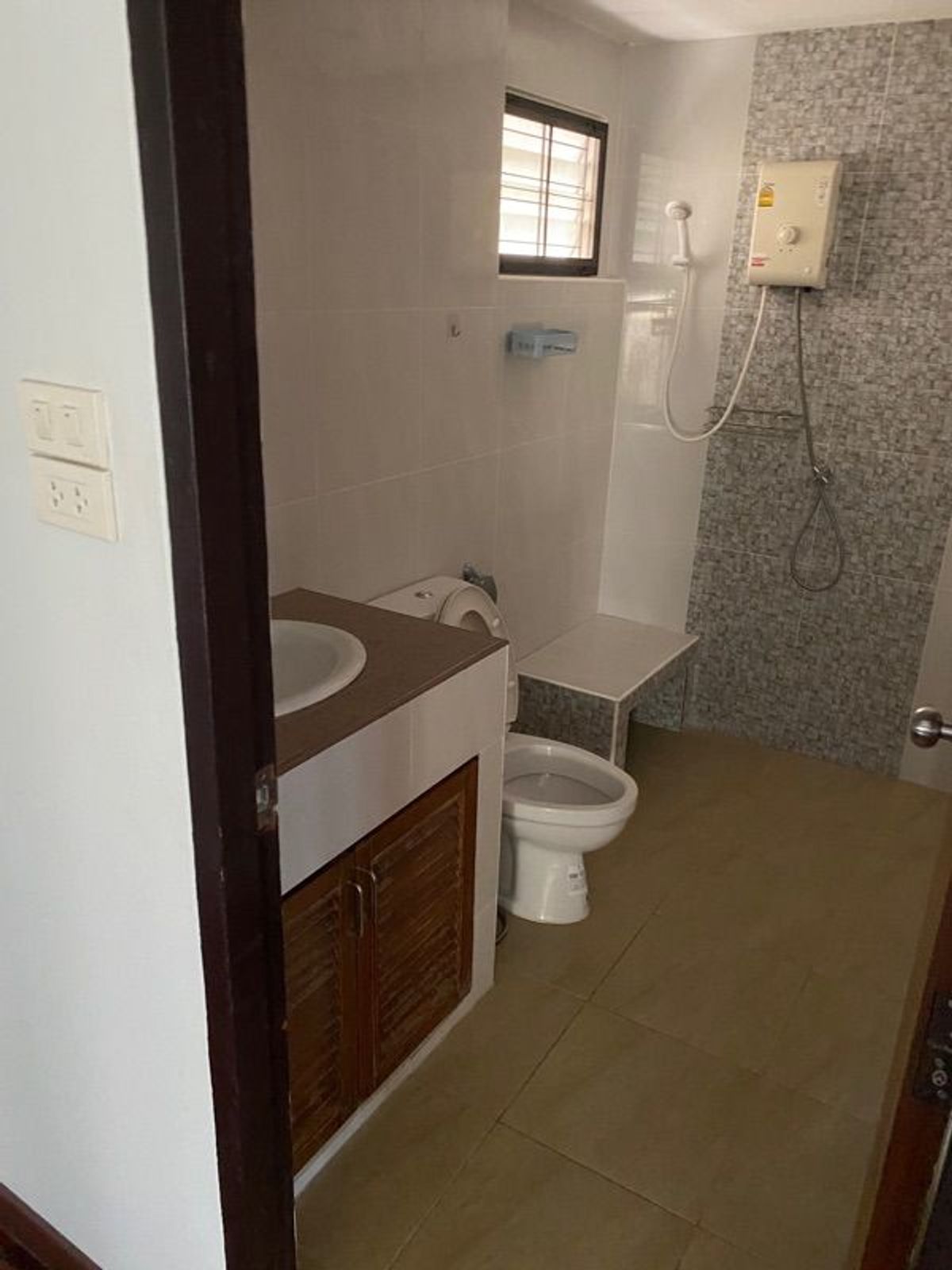 ขายบ้านมีนบุรี-ร่มเกล้า : 57ตรว 5นอน4น้ำ บ้านเดี่ยว 2 ชั้น สัมมากร รามคำแหง 112