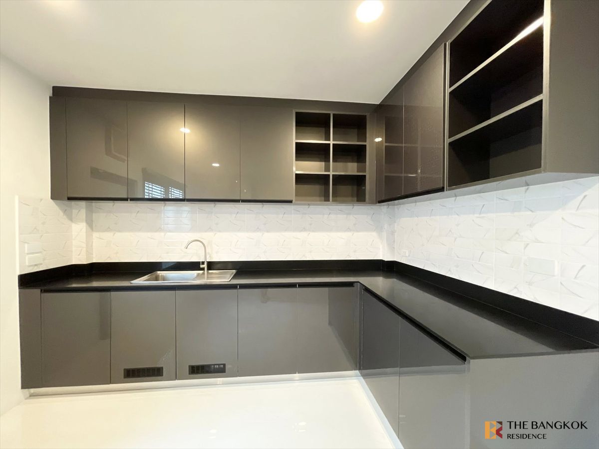 For RentHouseBangna, Bearing, Lasalle : The City Bangna 💫fully furnished in Modern luxury style✨ Near Mega Bangna