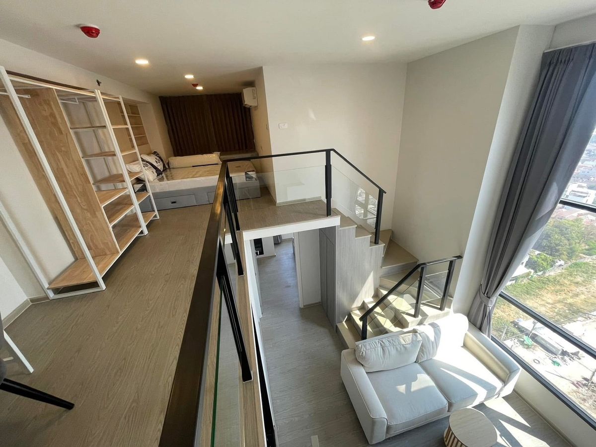 For RentCondoSeri Thai, Ramkhamhaeng Nida : For rent 📍 Origin Plug & Play Ramkhamhaeng Triple Station 📍 DUPLEX room with complete furniture and appliances