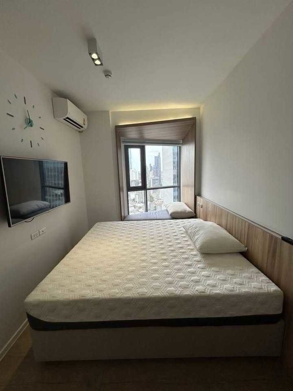 ให้เช่าคอนโดสยาม จุฬา สามย่าน : 🏢🌇 Triple Y Residence 2Bed 2Bath 🛋️ ห้องสวยสุดชิค 💖 ครัวพร้อม 🍴 วิวโล่งสูงสุด 🌟 พร้อมเข้าอยู่ 🚀🍀