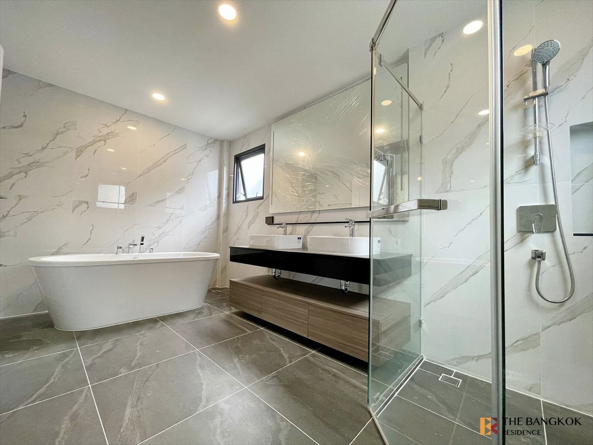 For RentHouseBangna, Bearing, Lasalle : The City Bangna 💫fully furnished in Modern luxury style✨ Near Mega Bangna