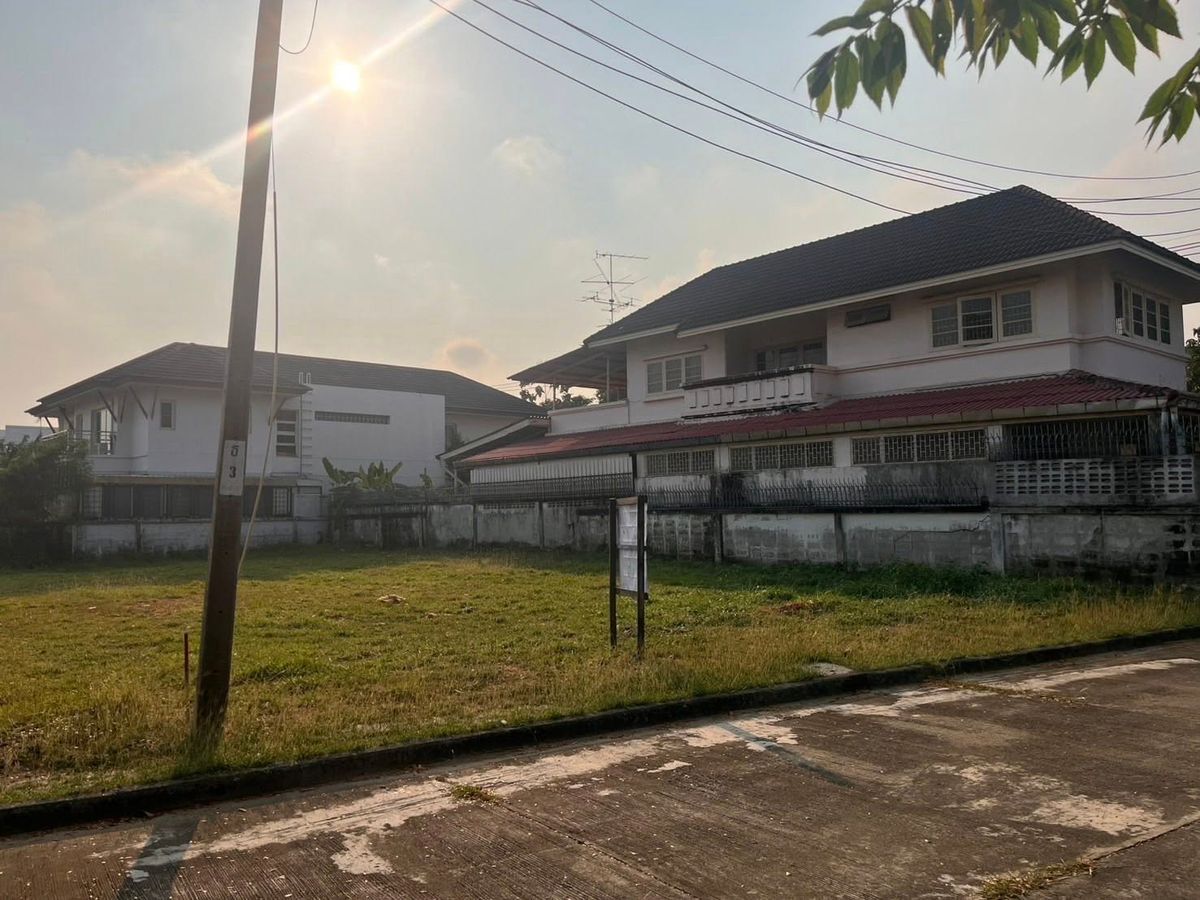 For SaleLandPhutthamonthon, Salaya : 113 sq.w., Kritsadakorn 20 Borommaratchachonnani 2 / (Selling), Vacant Land 113 SQ. Krisadanakorn 20 Borommaratchachonni Road Sai 2 / (For Sale) Adi008