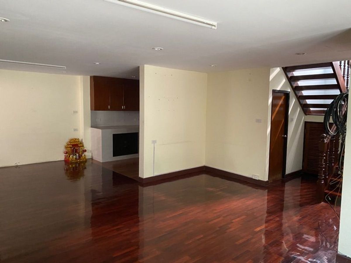 ขายบ้านมีนบุรี-ร่มเกล้า : 57ตรว 5นอน4น้ำ บ้านเดี่ยว 2 ชั้น สัมมากร รามคำแหง 112