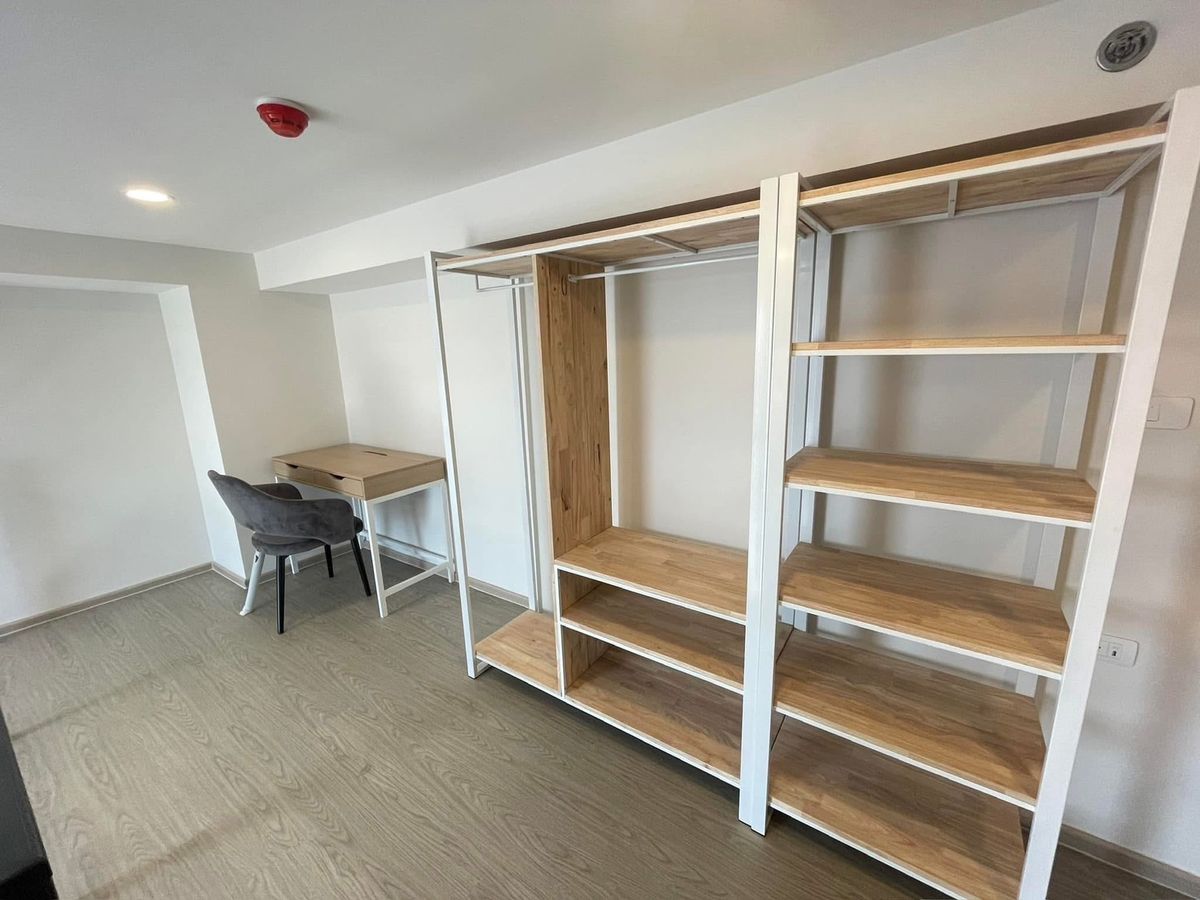 For RentCondoSeri Thai, Ramkhamhaeng Nida : For rent 📍 Origin Plug & Play Ramkhamhaeng Triple Station 📍 DUPLEX room with complete furniture and appliances