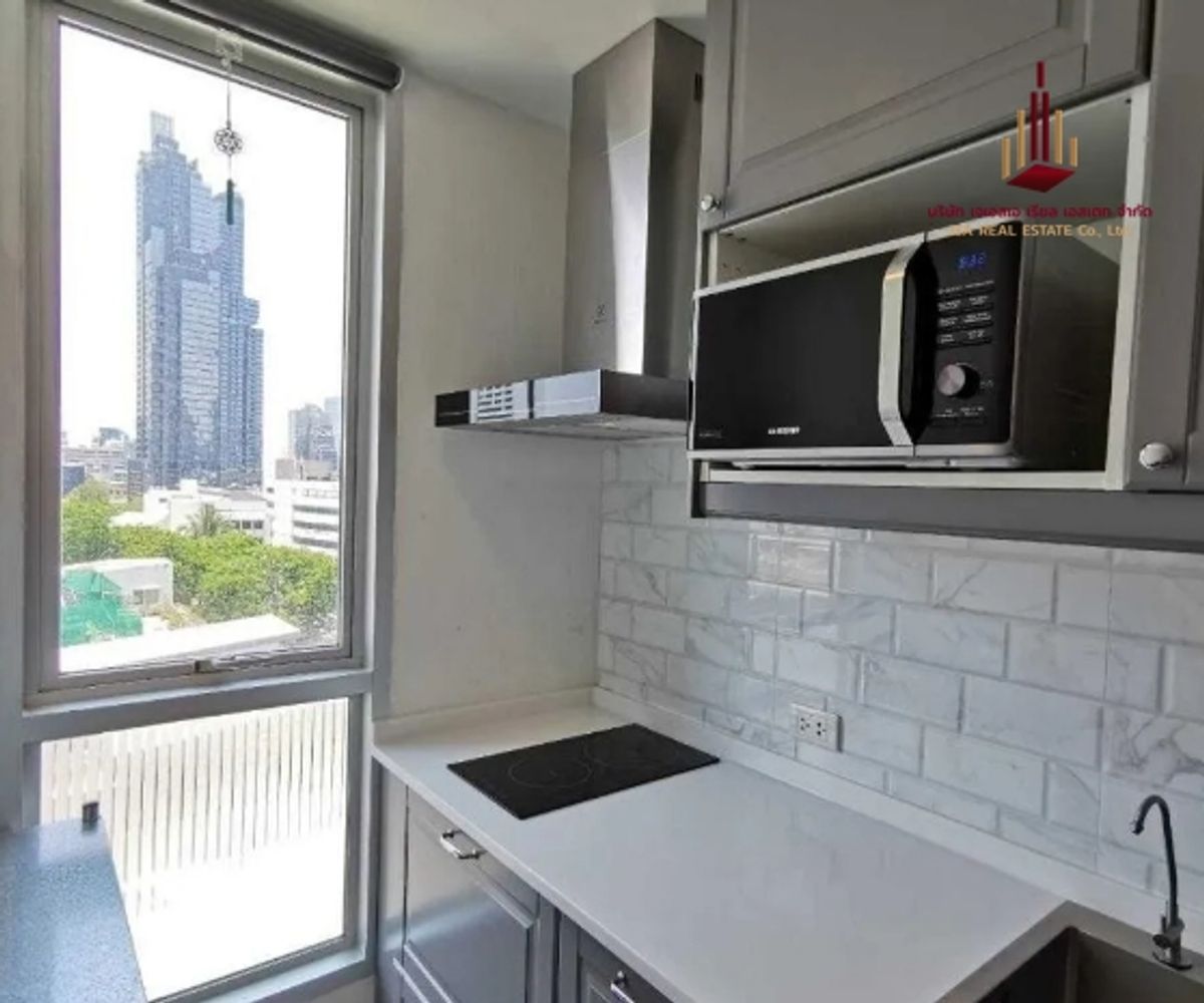 ขายคอนโดสาทร นราธิวาส : ✨ For Sale: Life @ Sathorn 10 Condo ✨ 💰 Only 8,300,000 THB