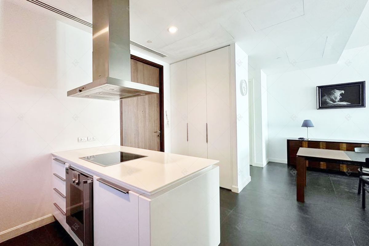 ให้เช่าคอนโดวิทยุ ชิดลม หลังสวน : Stunning Corner Unit ✨at 𝟏𝟖𝟓 𝐑𝐚𝐣𝐚𝐝𝐚𝐦𝐫𝐢 – 𝐒𝐩𝐨𝐫𝐭 𝐂𝐥𝐮𝐛 𝐕𝐢𝐞𝐰𝐬 & 𝐍𝐞𝐰𝐥𝐲 𝐑𝐞𝐧𝐨𝐯𝐚𝐭𝐞𝐝 𝐔𝐧𝐢𝐭 🌿 ใกล้ BTS ราชดำริ