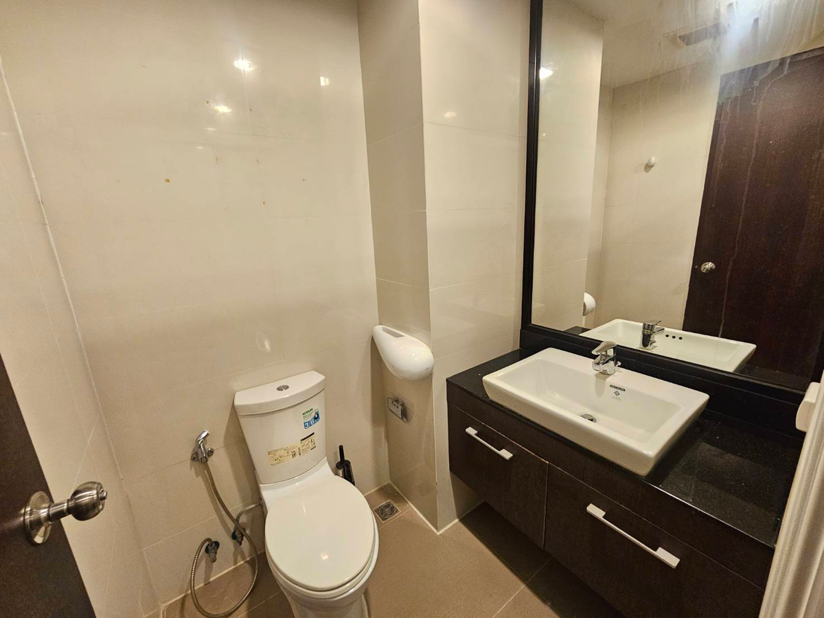 For RentCondoLadprao, Central Ladprao : The new room has never been rented at the high floor, beautiful city view, 1 bedroom, 1 bathroom, The Line Phahonyothin Park.