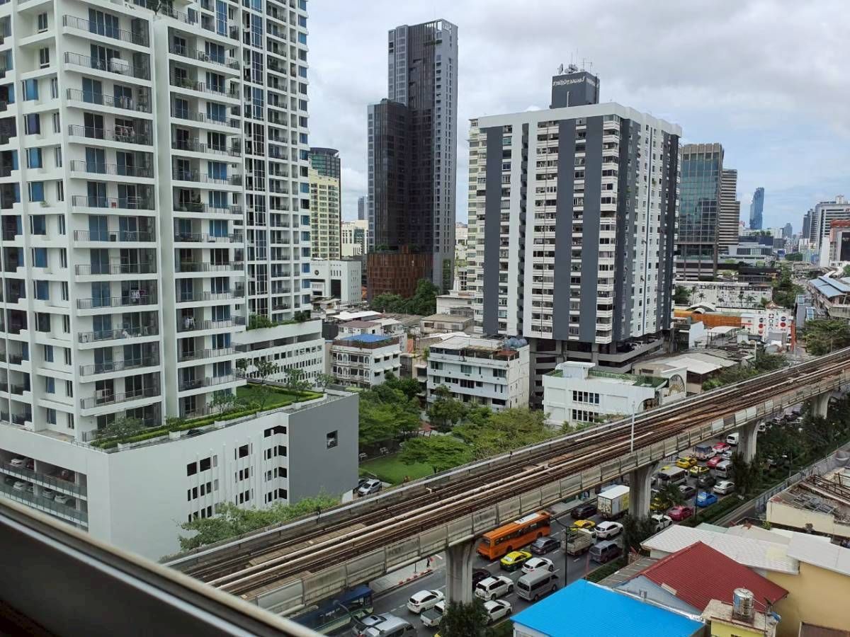 ขายคอนโดราชเทวี พญาไท : Good Deal! ดีที่สุดในโครงการ สภาพดีมาก เจ้าของอยากขาย ใกล้รฟฟ พญาไท และราชเทวี เพียงไม่กี่นาทีถึงใจกลางเมือง ใกล้สยา จุฬา ออกทางด่วนง่าย เดินทางสะดวก ห้ามพลาด! สนใจติดต่อ 0876358339 