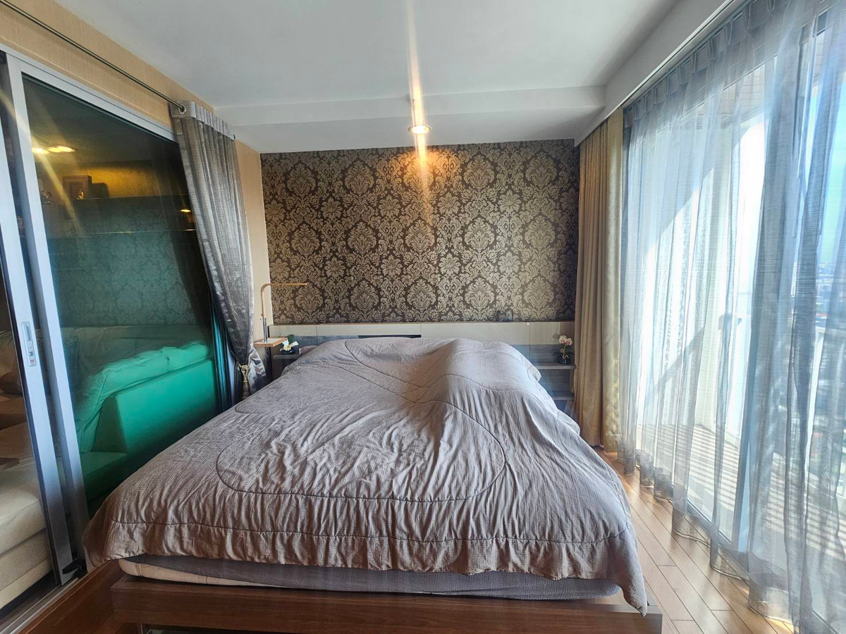 For RentCondoLadprao, Central Ladprao : The new room has never been rented at the high floor, beautiful city view, 1 bedroom, 1 bathroom, The Line Phahonyothin Park.
