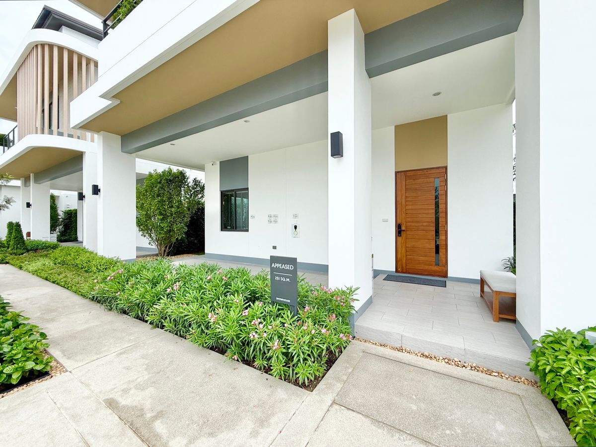 ขายบ้านลาดกระบัง สุวรรณภูมิ : บ้านนินญา กรุงเทพกรีฑาตัดใหม่ - บ้านเดี่ยว3ชั้น (M) 237ตรม. 5นอน5น้ำ3จอด 092-545-6151 (ทิม)
