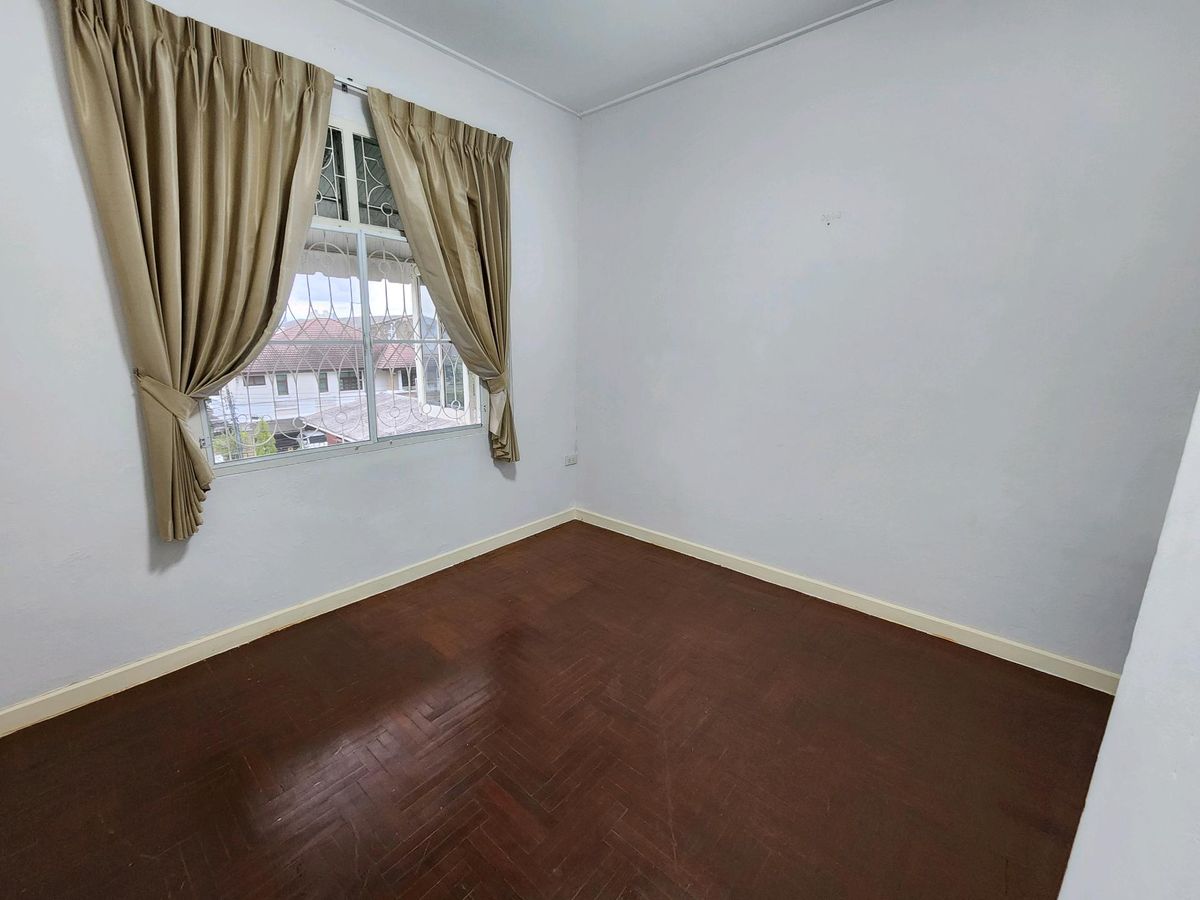 For RentOnnut, Udomsuk : Semi-detached house for rent Onnut 39. Near Yellow Line BTS.