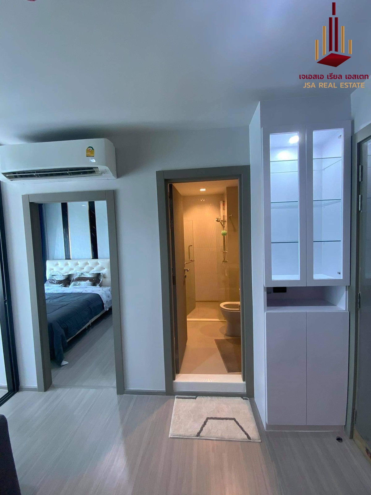 ให้เช่าคอนโดพระราม 9 เพชรบุรีตัดใหม่ RCA : ✨ For Rent: Life Asoke - Rama 9 Condo ✨ 💰 Only 25,000 THB/month