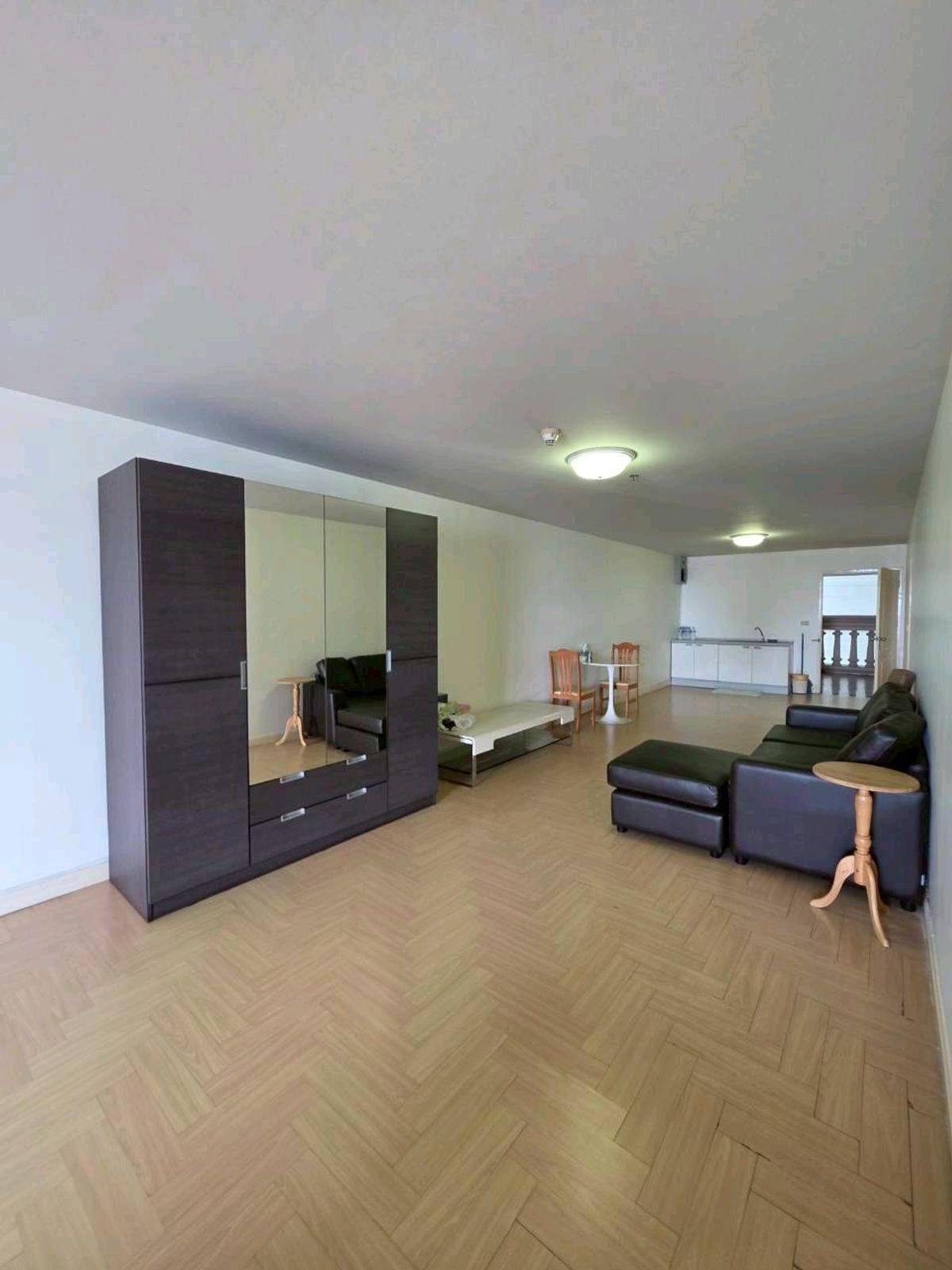 For SaleCondoSilom, Saladaeng, Bangrak : ✨ Condo for Sale: State Tower Silom-Prime Location, opposite Central Bangrak, 400m to BTS Saphan Taksin, 29FL with stunning River View•1 bed•68 sq.m. More info 📞099 415 2664, 080 369 6366 