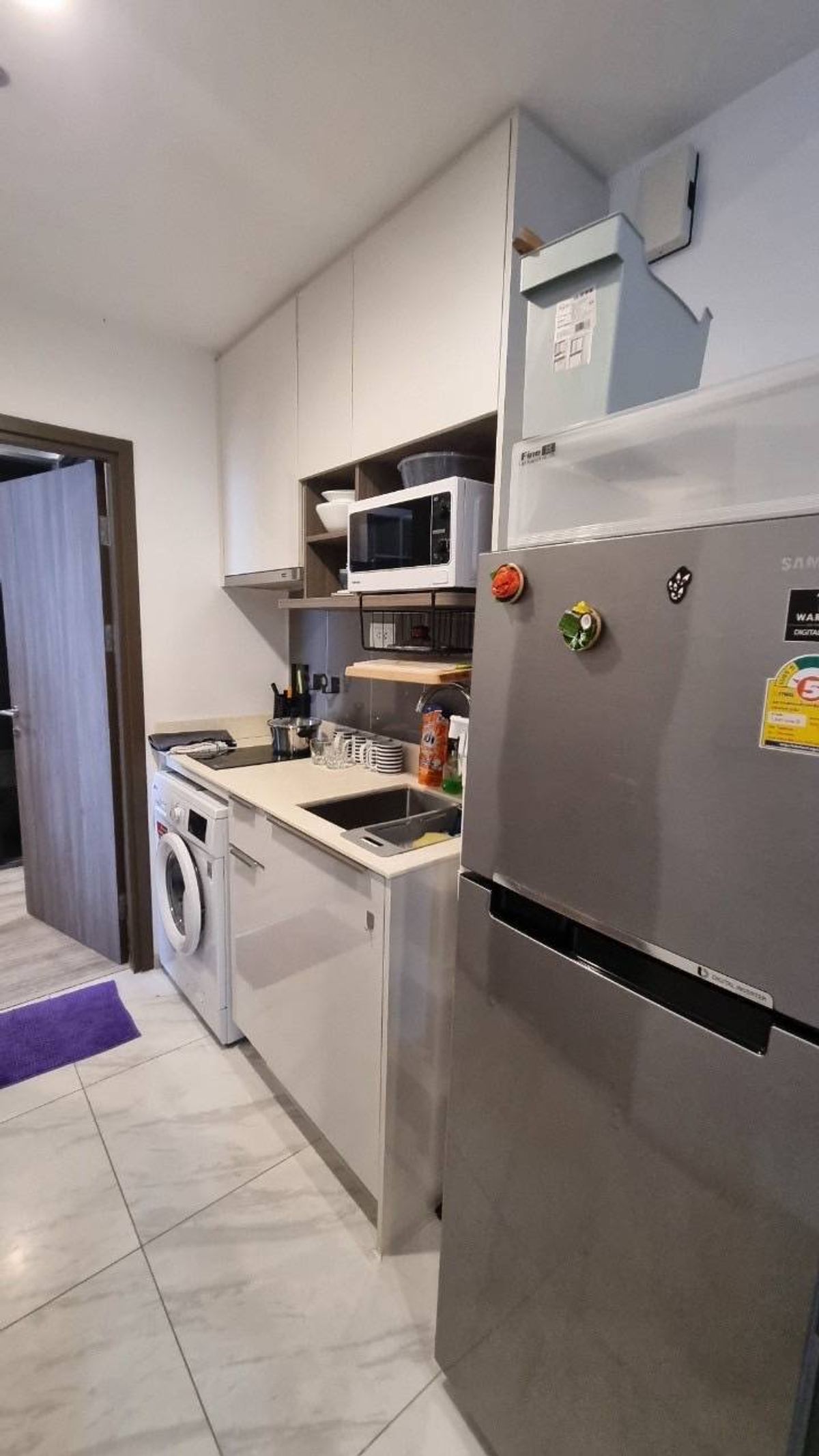 For RentCondoRama9, Petchburi, RCA : Condo for rent IDEO Mobi Asoke. Completely decorated with MRT Phetchaburi. 300 meters and Airport Link Makkasan !!