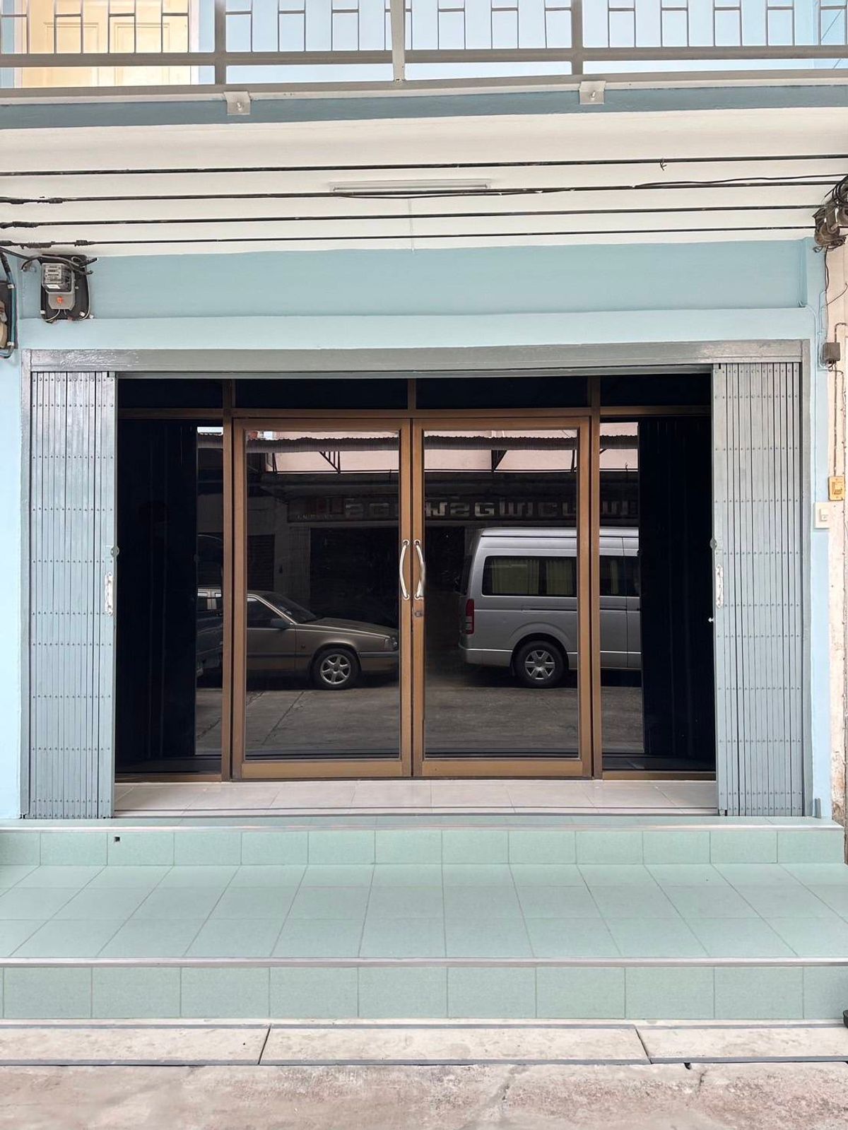 For RentTownhomeKhlongtoei, Kluaynamthai : Rent a townhouse, Rama 4 zone - Sukhumvit, near BTS Phra Khanong, just 3 minutes.