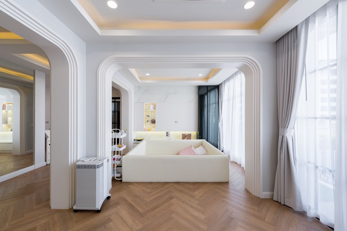 ขายทาวน์โฮมสาทร นราธิวาส : บ้านหรูบนถนนเจริญกรุง ขายถูกมาก ตกแต่งใหม่หมดทั้งหลังสไตล์ Modern  3 ชั้น 2 ห้องนั่งเล่น พร้อมลิฟต์และที่จอดรถ ใกล้ MRT หัวลำโพงและขึ้นทางด่วน 