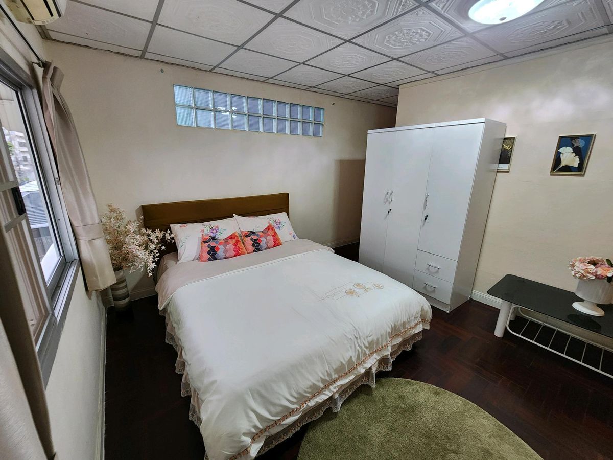 For RentOnnut, Udomsuk : Semi-detached house for rent Onnut 39. Near Yellow Line BTS.