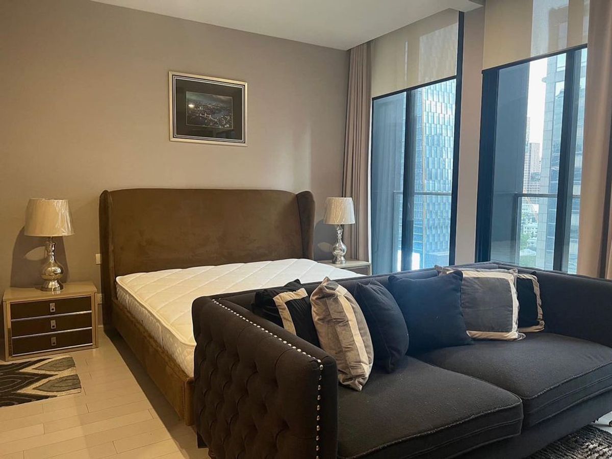 For RentCondoWitthayu, Chidlom, Langsuan, Ploenchit : Ready to move 1 bed 1 bath condo for rent Noble Ploenchit