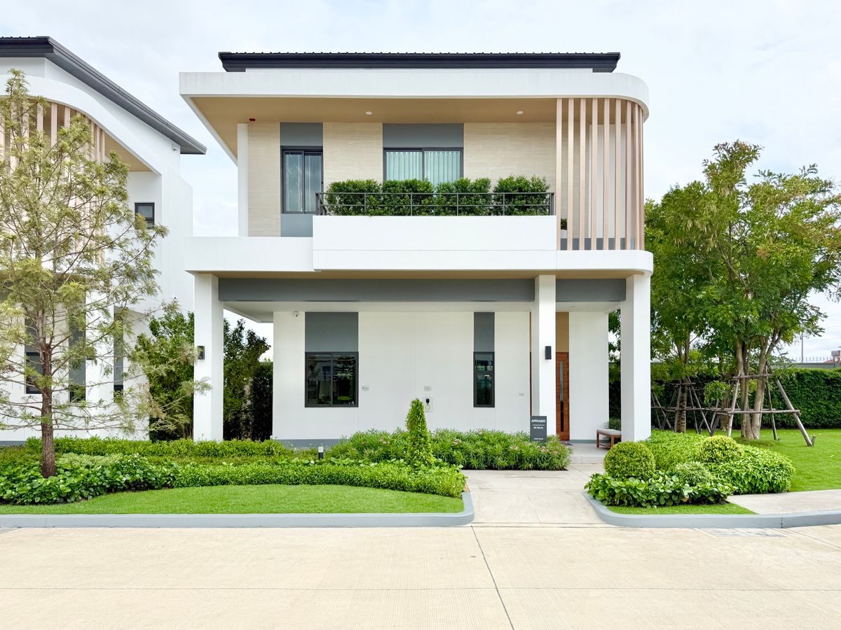 ขายบ้านพัฒนาการ ศรีนครินทร์ : บ้านนินญา กรุงเทพกรีฑาตัดใหม่ - บ้านเดี่ยว3ชั้น (M) 237ตรม. 5นอน5น้ำ3จอด 092-545-6151 (ทิม)