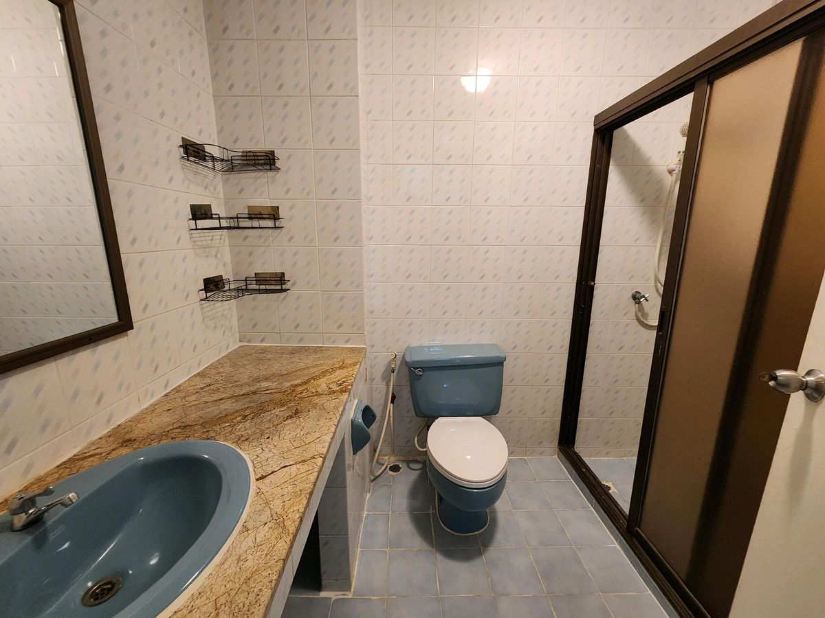 For RentOnnut, Udomsuk : Semi-detached house for rent Onnut 39. Near Yellow Line BTS.