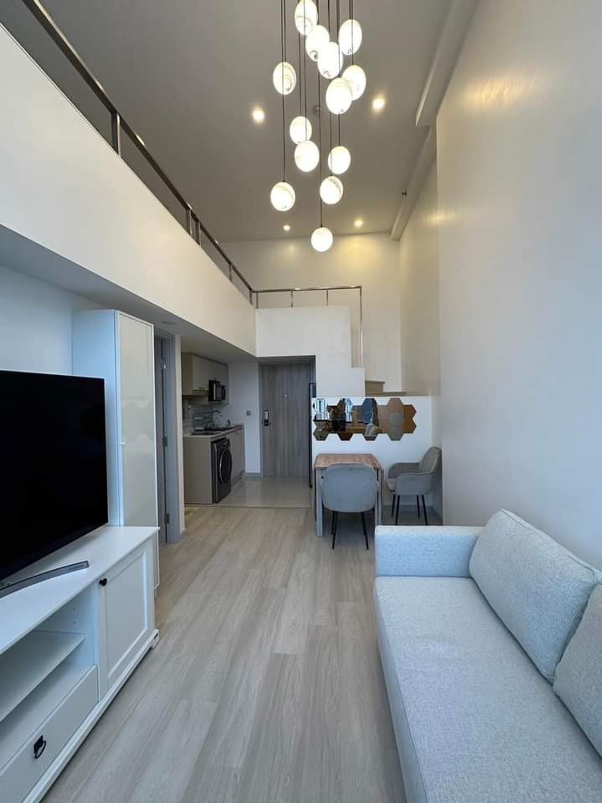 For RentCondoSathorn, Narathiwat : ✅ KPS111 ✅ Line : @p2nproperty