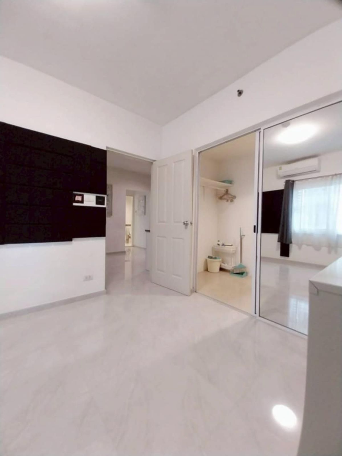 ขายคอนโดพระราม 9 เพชรบุรีตัดใหม่ RCA : 📣 [For Sale] ขายด่วน !! คอนโด A Space Hideaway Asoke - Ratchada