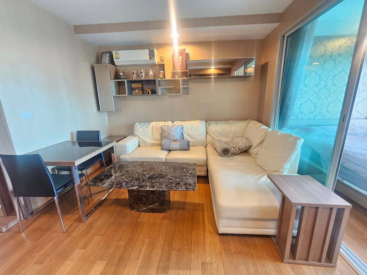 ให้เช่าคอนโดลาดพร้าว เซ็นทรัลลาดพร้าว : ห้องใหม่ ไม่เคยปล่อยเช่าเลย เเต่งห้องเฟอร์นิเจอร์อย่างดี  ชั้นสูง วิวเมืองสวย เช่า 1 ห้องนอน 1 ห้องน้ำ เดอะ ไลน์ พหลโยธิน พาร์ค