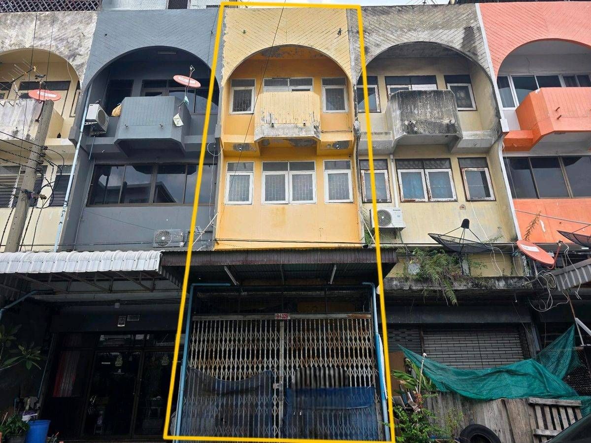 For RentShop HouseKaset Nawamin,Ladplakao : Rent a commercial building Lat Pla Khao - Ram Inthra zone near The Jae Ram Inthra only 1 minute.