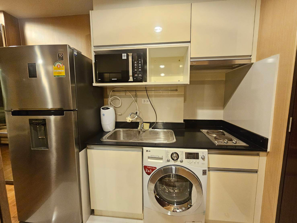 For RentCondoLadprao, Central Ladprao : The new room has never been rented at the high floor, beautiful city view, 1 bedroom, 1 bathroom, The Line Phahonyothin Park.