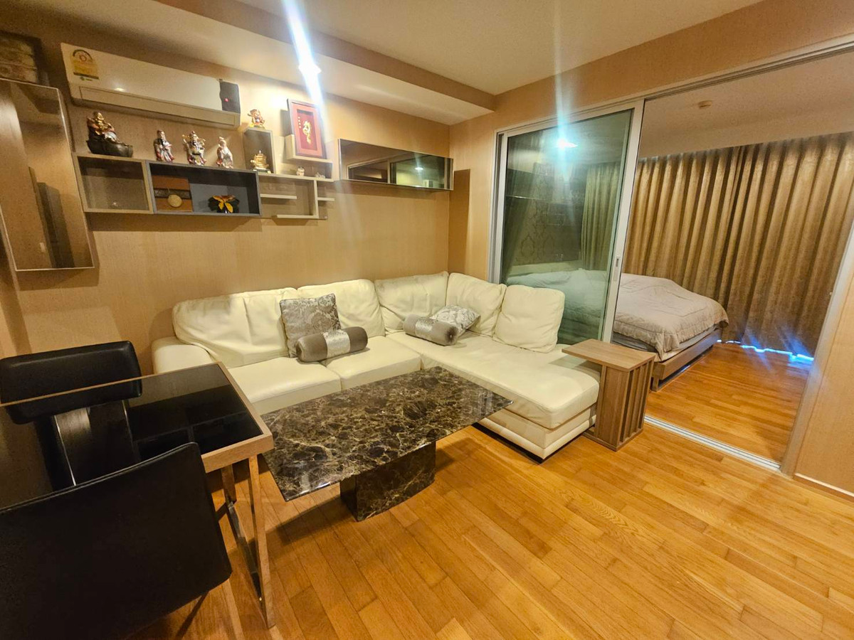 For RentCondoLadprao, Central Ladprao : The new room has never been rented at the high floor, beautiful city view, 1 bedroom, 1 bathroom, The Line Phahonyothin Park.