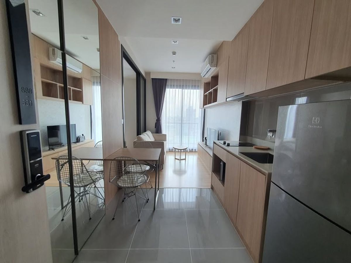 For RentCondoSapankwai,Jatujak : Rent RR745 M Jatujak. Beautiful room, full furniture near the Saphan Khwai BTS BTS.