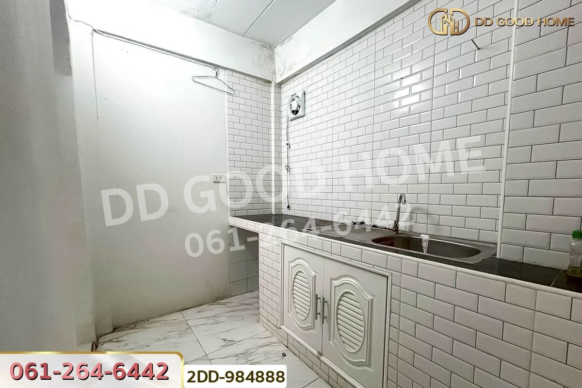 TownhomePathum Thani,Rangsit, Thammasat : 2DD-984888 Townhouse in Taradonburi Village, Pathum Thani, near Lotus Rangsit Khlong 7