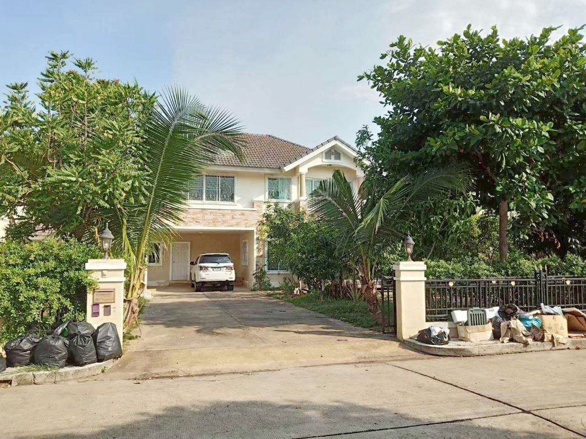 For RentHouseChiang Mai : House in the project Rent 30,000 baht per month, near Tha Rua Market, only 5 minutes. No.12H464