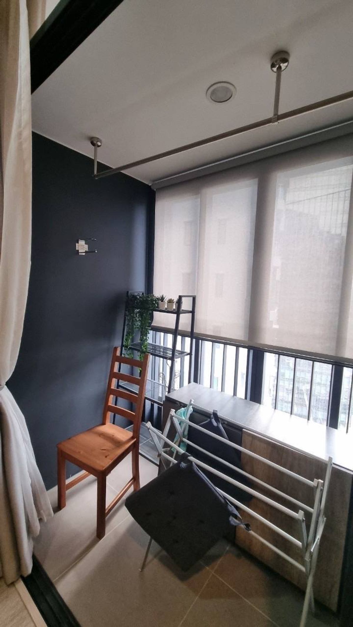 For RentCondoRama9, Petchburi, RCA : Condo for rent IDEO Mobi Asoke. Completely decorated with MRT Phetchaburi. 300 meters and Airport Link Makkasan !!