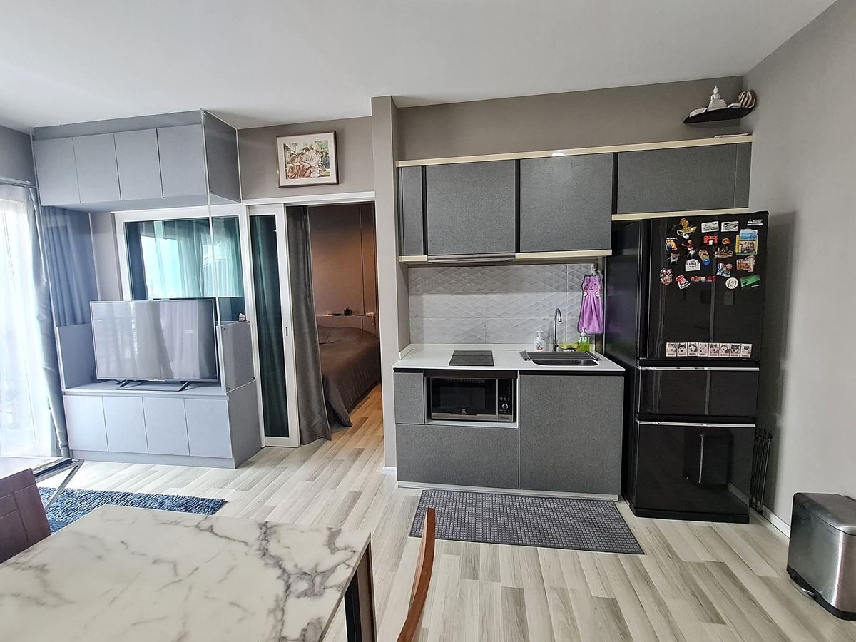 For RentCondoSathorn, Narathiwat : Rent RR750 The Key Sathorn-Charoenrat. Beautiful room, full furniture, Rama 3 zone.