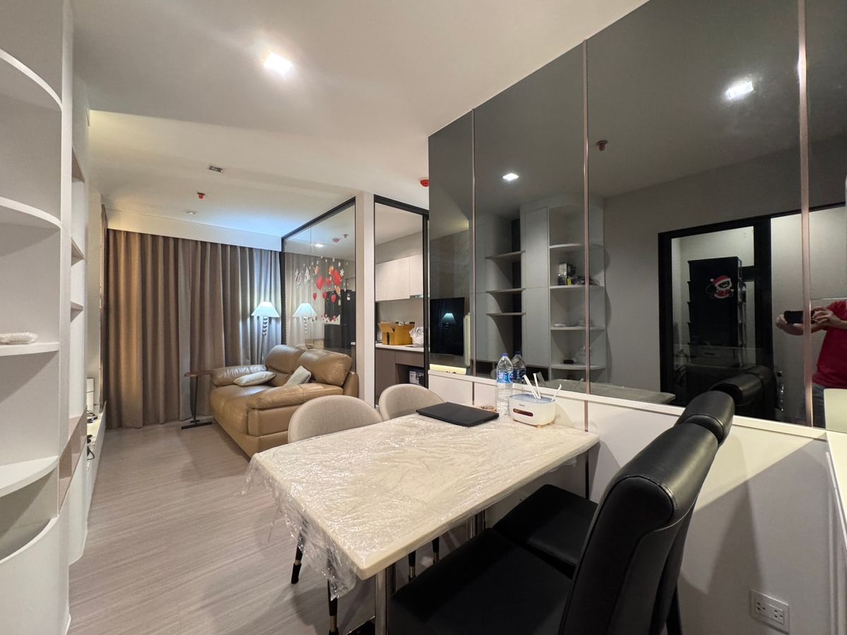 ขายคอนโดท่าพระ ตลาดพลู วุฒากาศ : ขาย 2 ห้องนอน Life Sathorn Sierra ตกแต่งสวย พร้อมอยู่ สอบถามและนัดชมได้เลยครับ