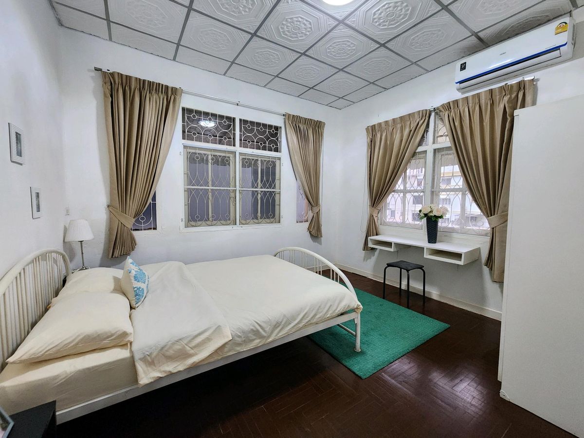 For RentOnnut, Udomsuk : Semi-detached house for rent Onnut 39. Near Yellow Line BTS.