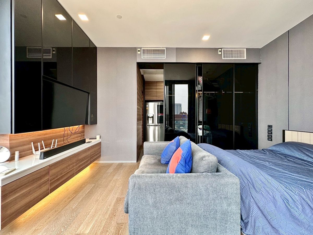 For RentCondoSilom, Saladaeng, Bangrak : RENT | Rent Ashton Silom (Ashton Silom) near MRT Silom BTS Chong Nonsi Sala Daeng is ready.