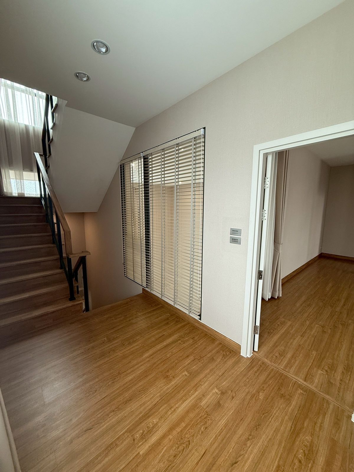 For SaleChokchai 4, Ladprao 71, Ladprao 48, : 🏛️Baan Klang Muang Classe, Ratchada -Ladprao 🌈 3.5 floor townhome, size 364 sq.m. 51.7 sq.w. | 4 bedrooms, 5 bathrooms, 3 parking spaces, starting 27.9 MB. Contact to watch Tel.0922635410