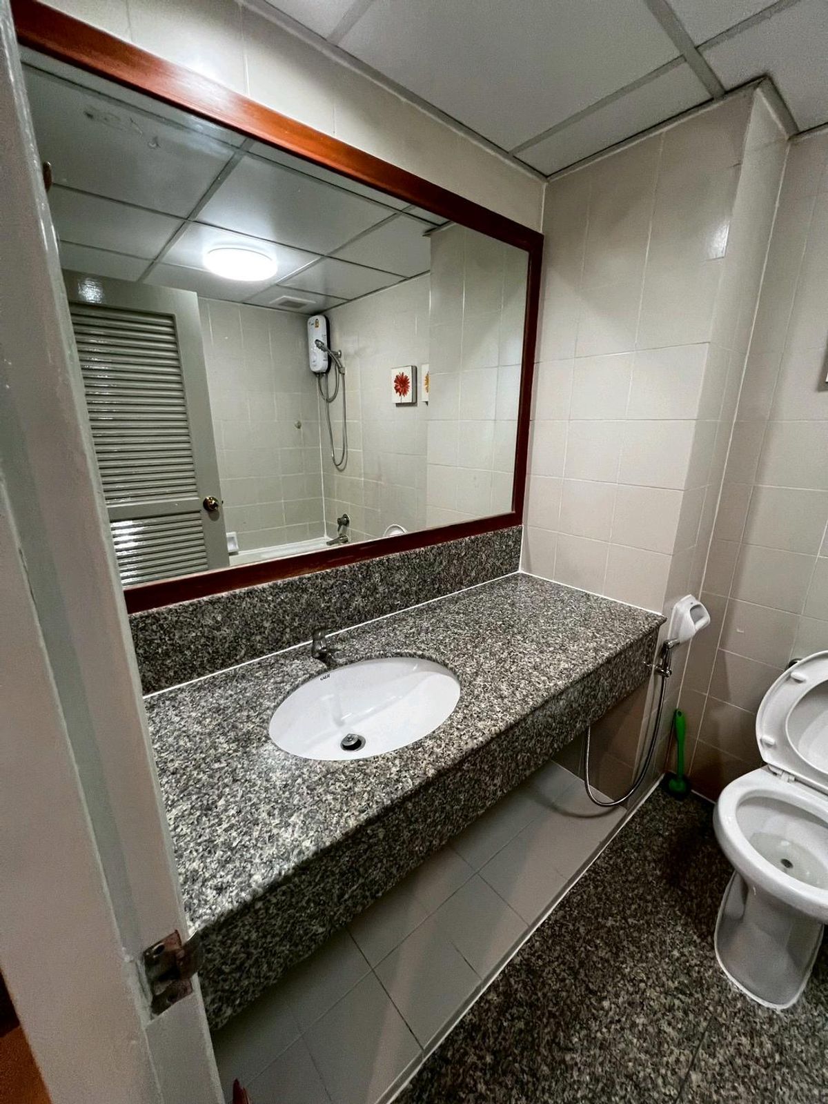 For SaleCondoBang kae, Phetkasem : Condo for sale, excellent location next to the BTS, near Bang Phai MRT station, Phetkasem Rd. (Sold with tenant) Beautiful room, good condition, fully furnished.