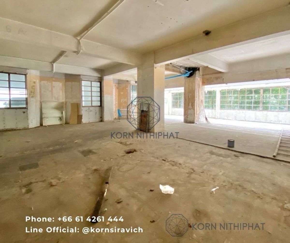 For RentRetail SpaceSukhumvit, Asoke, Thonglor : For Rent - Commercial Spaces at Asoke Sukhumvit Near BTS Asoke Sourroound with Luxury Condo / Services Apartment / Expats Traffic