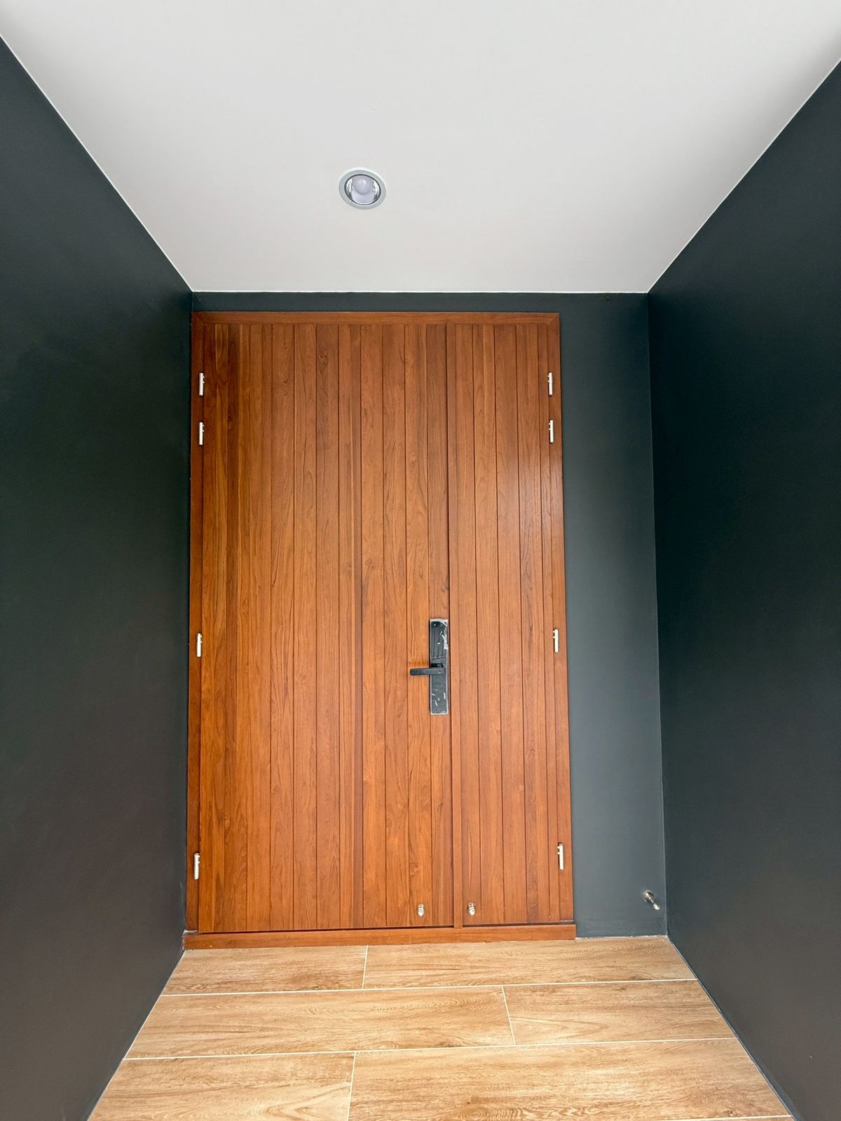 For SaleChokchai 4, Ladprao 71, Ladprao 48, : 🏛️Baan Klang Muang Classe Ratchada -Ladprao ✨ 35 -story townhome size 364 sq.m. 51.7 sq.w. | 4 bedrooms, 5 bathrooms, 3 parking spaces, starting 27.9 MB. Contact Tel.0922635410 (Earth)