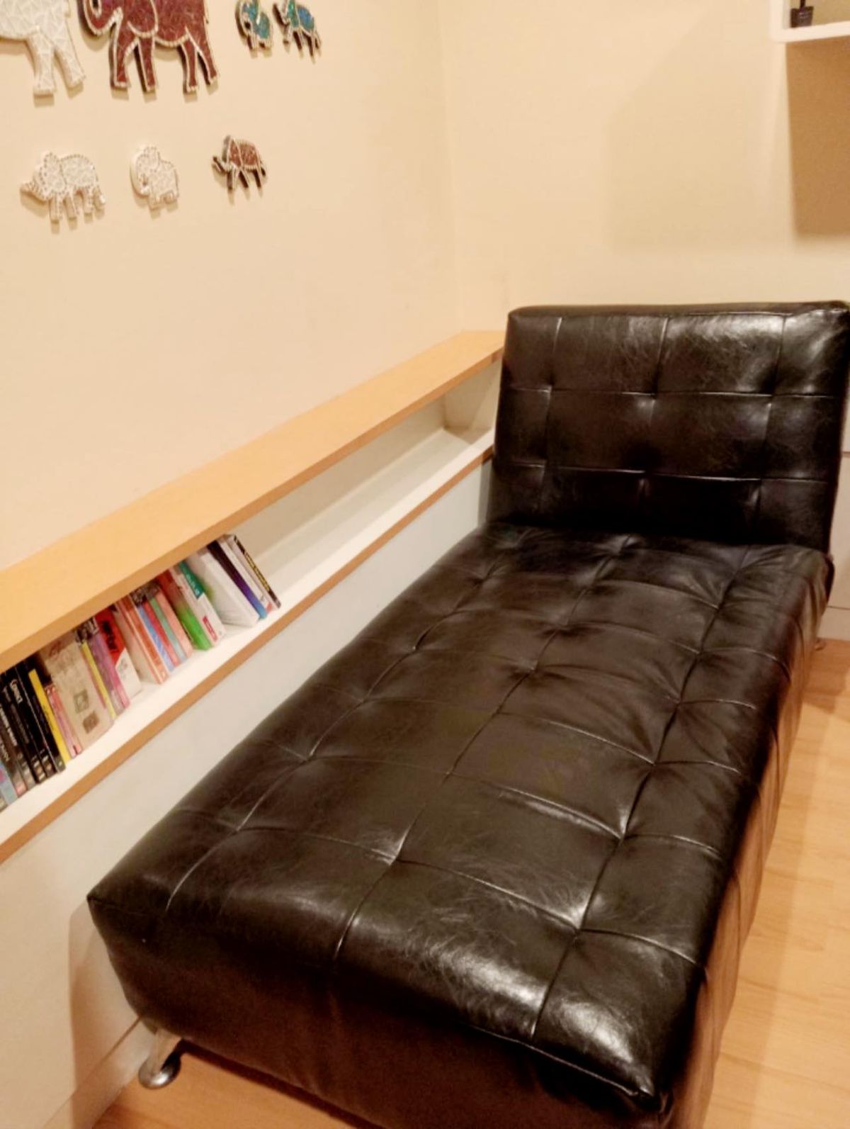 For RentCondoRatchathewi,Phayathai : The Address Siam【𝐑𝐄𝐍𝐓】🔥Spacious and open design with glass and built-in furniture for complete functionality🔥  Contact Line ID: @hacondo