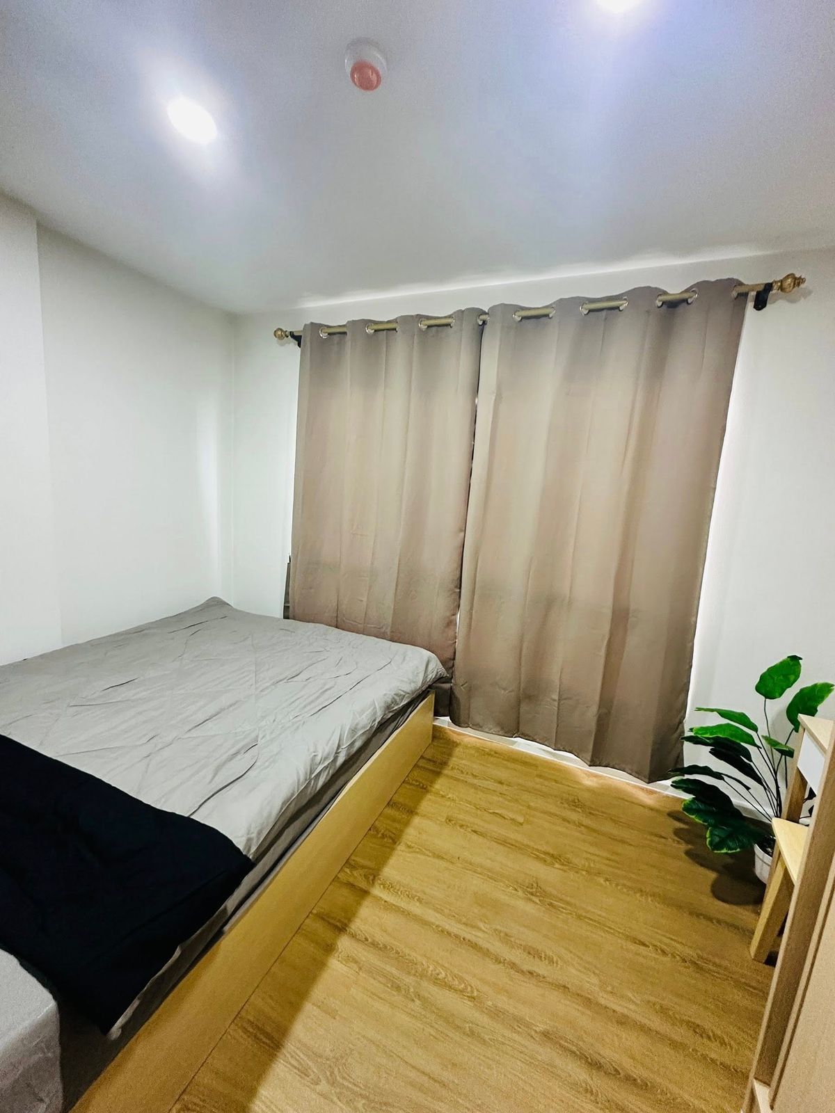 For SaleCondoSamut Prakan,Samrong : (Code SM1348) Condo for sale. Alive Sukhumvit 76 Elive Sukhumvit 76 near BTS Samrong behind the Imperial Samrong Mall.