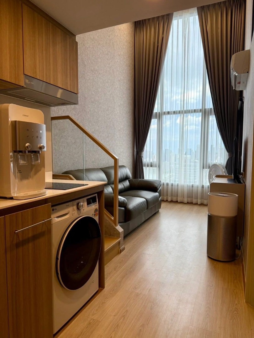 ให้เช่าคอนโดคลองเตย กล้วยน้ำไท : 🔥ให้เช่าด่วน🔥ไลฟ์ พระราม 4 - อโศก Vertiplex เพดานสูง วิววิวสวนเบญจกิติ์ เฟอร์ครบพร้อมเข้าอยู่ 