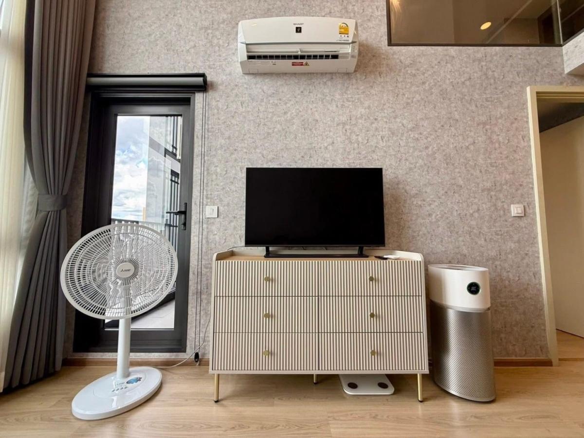 ให้เช่าคอนโดคลองเตย กล้วยน้ำไท : 🔥ให้เช่าด่วน🔥ไลฟ์ พระราม 4 - อโศก Vertiplex เพดานสูง วิววิวสวนเบญจกิติ์ เฟอร์ครบพร้อมเข้าอยู่ 