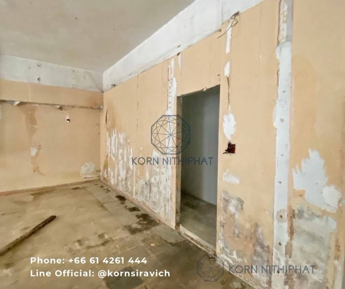 For RentRetail SpaceSukhumvit, Asoke, Thonglor : For Rent - Commercial Spaces at Asoke Sukhumvit Near BTS Asoke Sourroound with Luxury Condo / Services Apartment / Expats Traffic